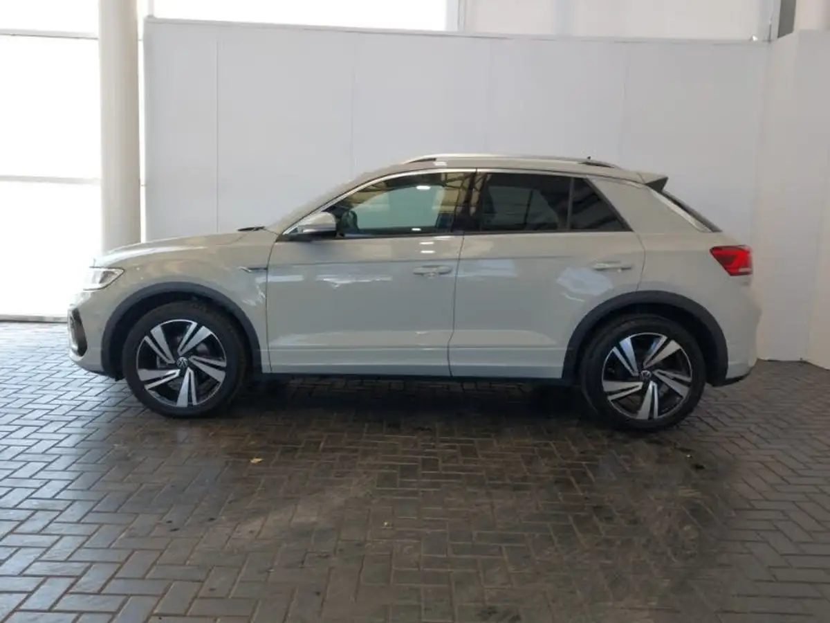 2024-volkswagen-t-roc-15-tsi-r-line-hatchback-5d-dsg-big-3
