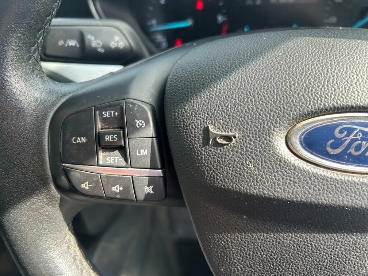 2020-ford-focus-15-zetec-95ps-hatchback-big-9