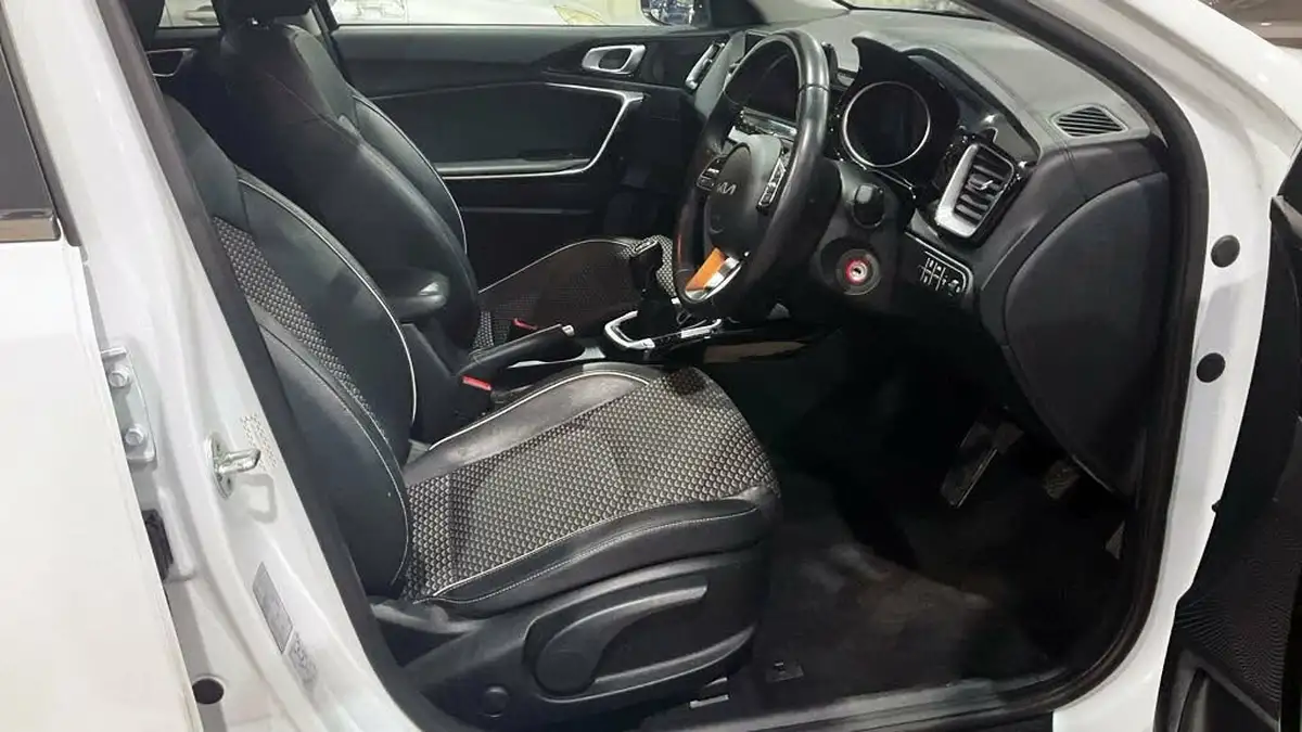 2022-kia-ceed-15-t-gdi-3-sportswagon-big-8
