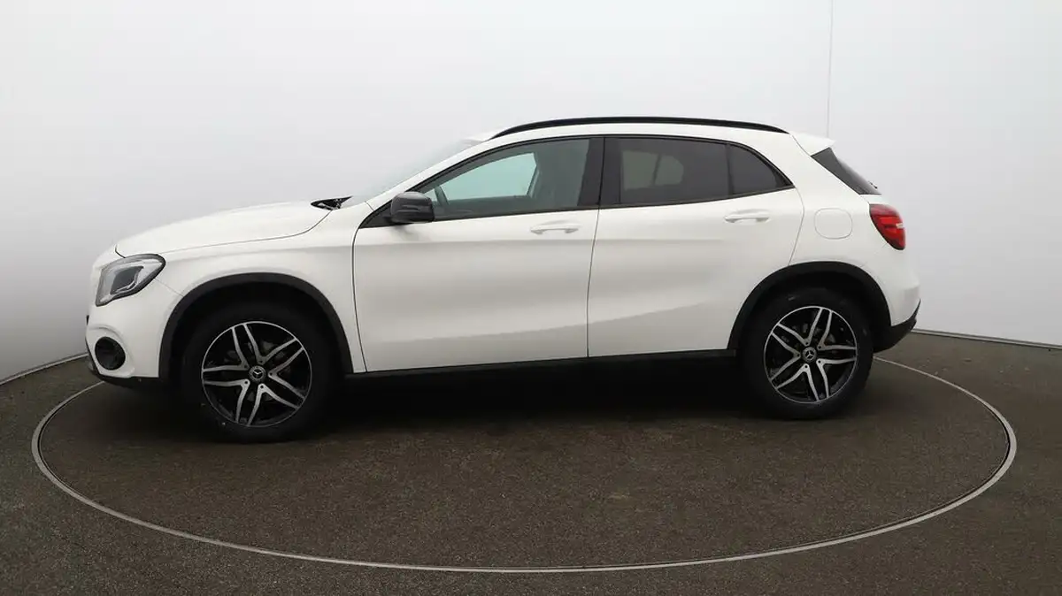 2019-mercedes-benz-gla-class-16-gla-180-urban-edition-ss-7g-dct-big-4