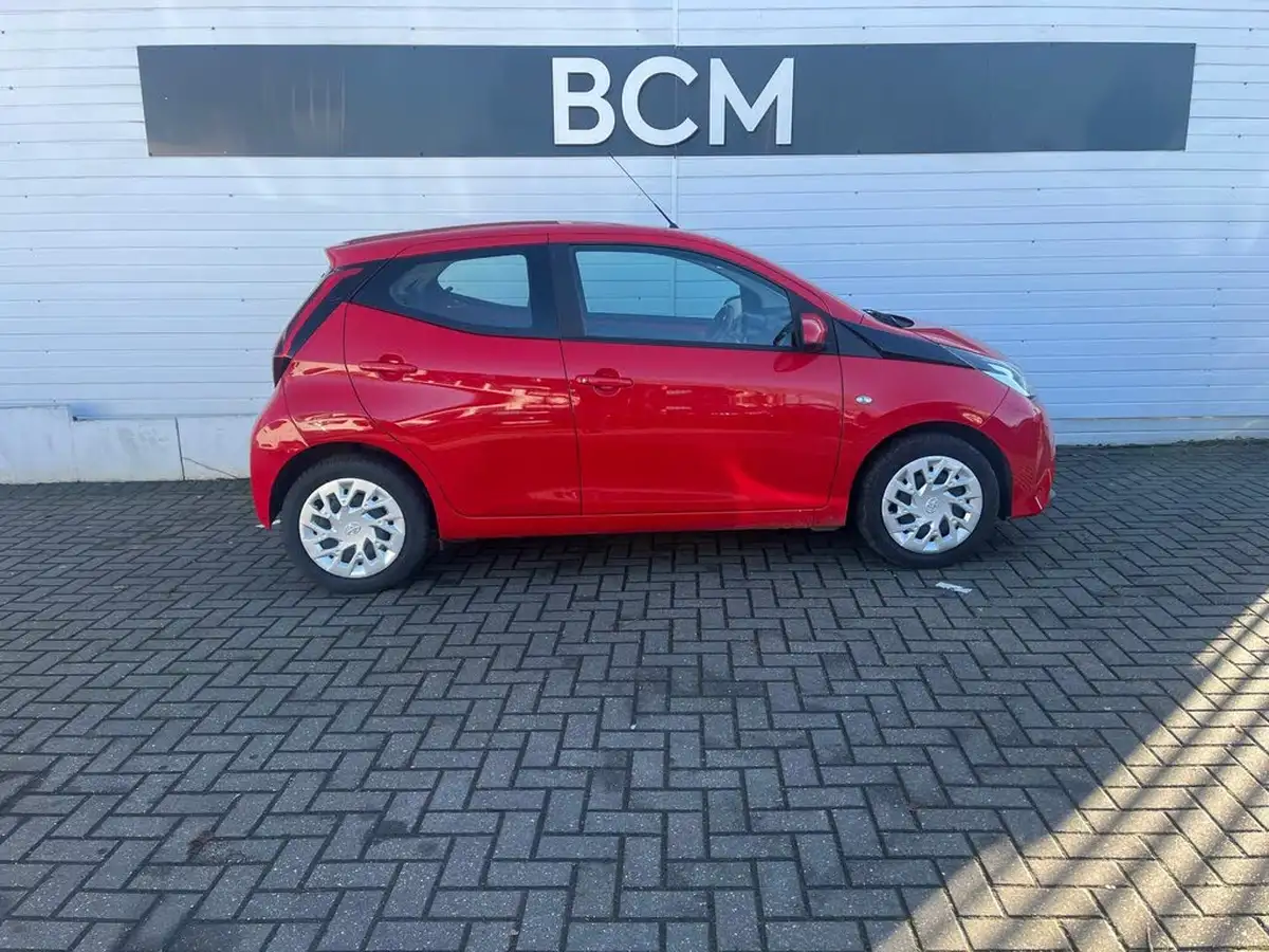 2020-toyota-aygo-10-vvt-i-x-play-tss-big-1