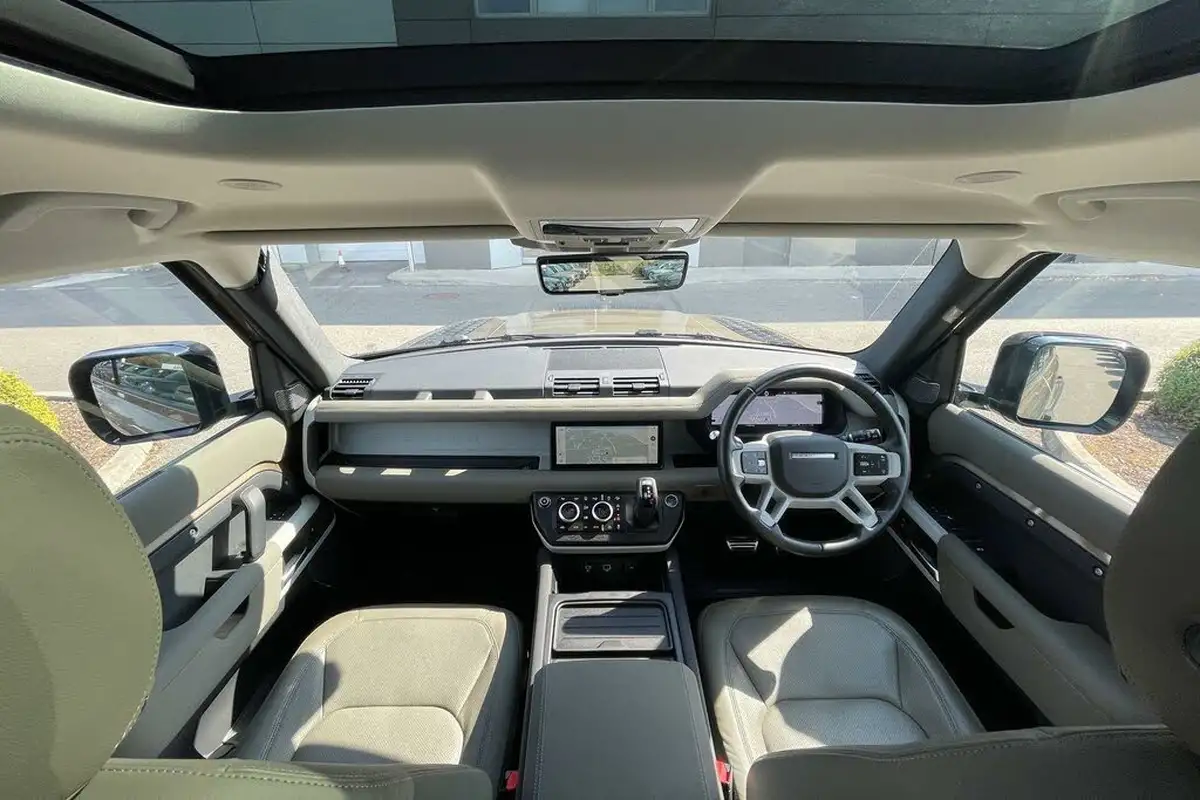 2022-land-rover-110-defender-30-d250-xs-edition-big-2