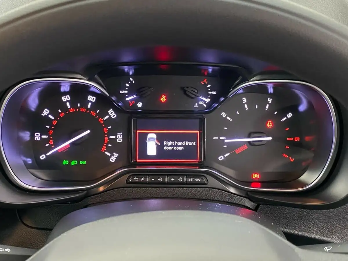 2023-citroen-berlingo-15-bluehdi-650-driver-edition-big-30