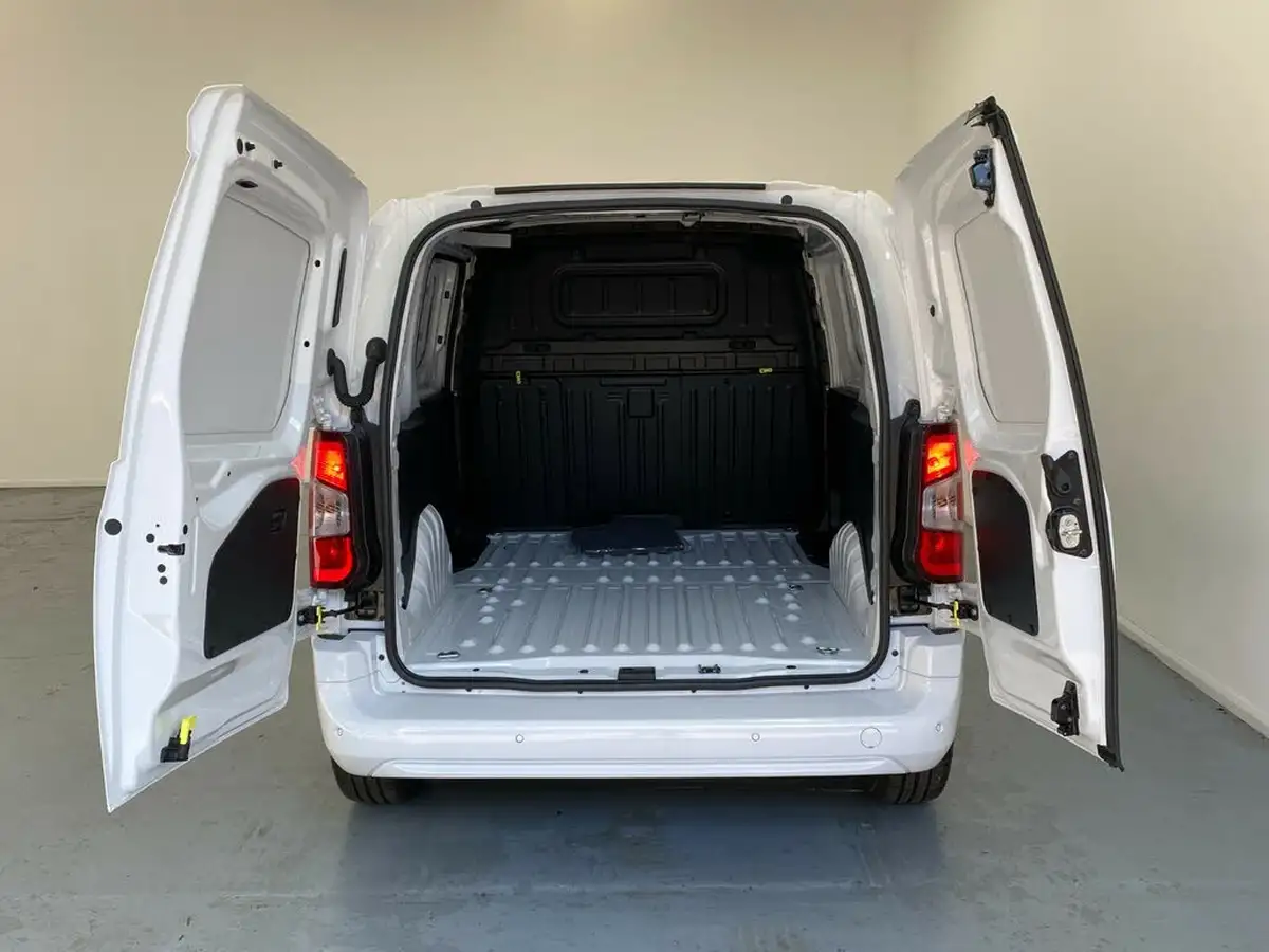 2023-citroen-berlingo-15-bluehdi-650-driver-edition-big-8