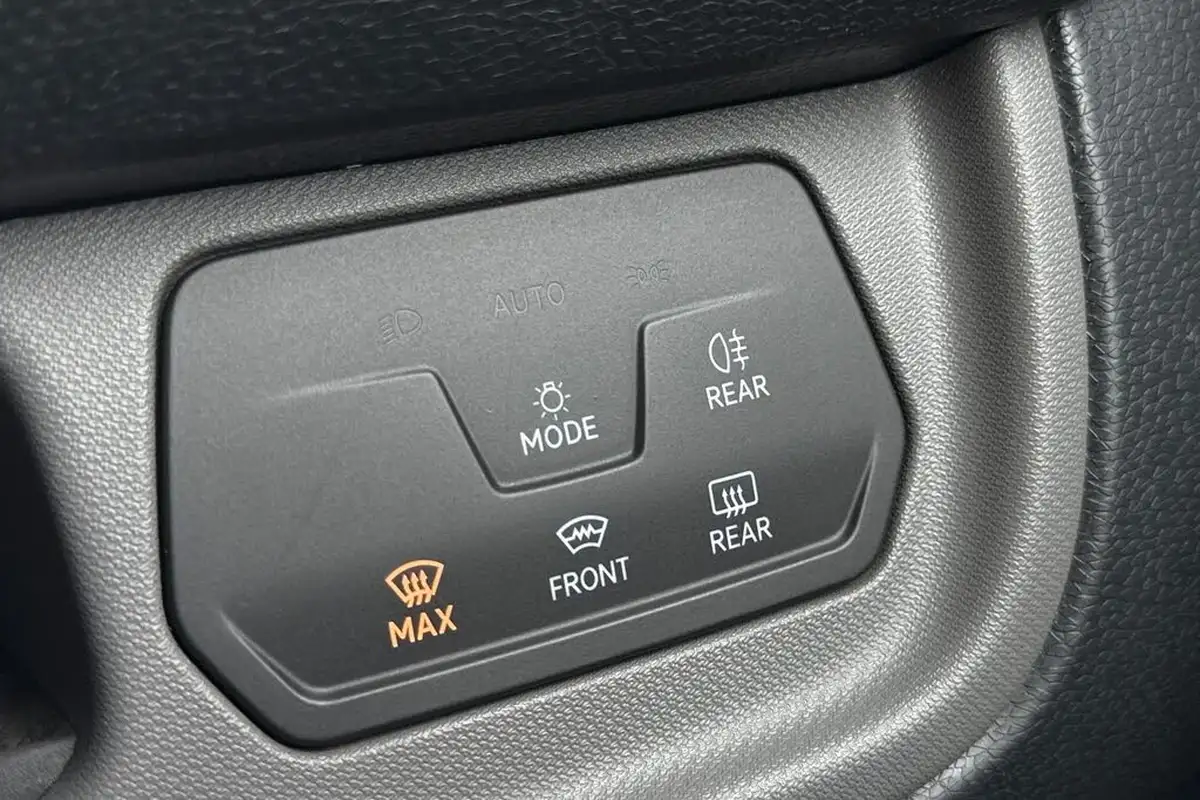 2023-volkswagen-id-buzz-cargo-e-commerce-plus-big-48