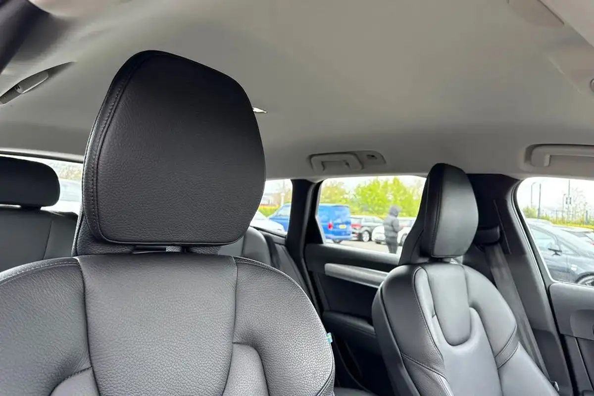2019-volvo-v90-20-t4-momentum-pro-big-23