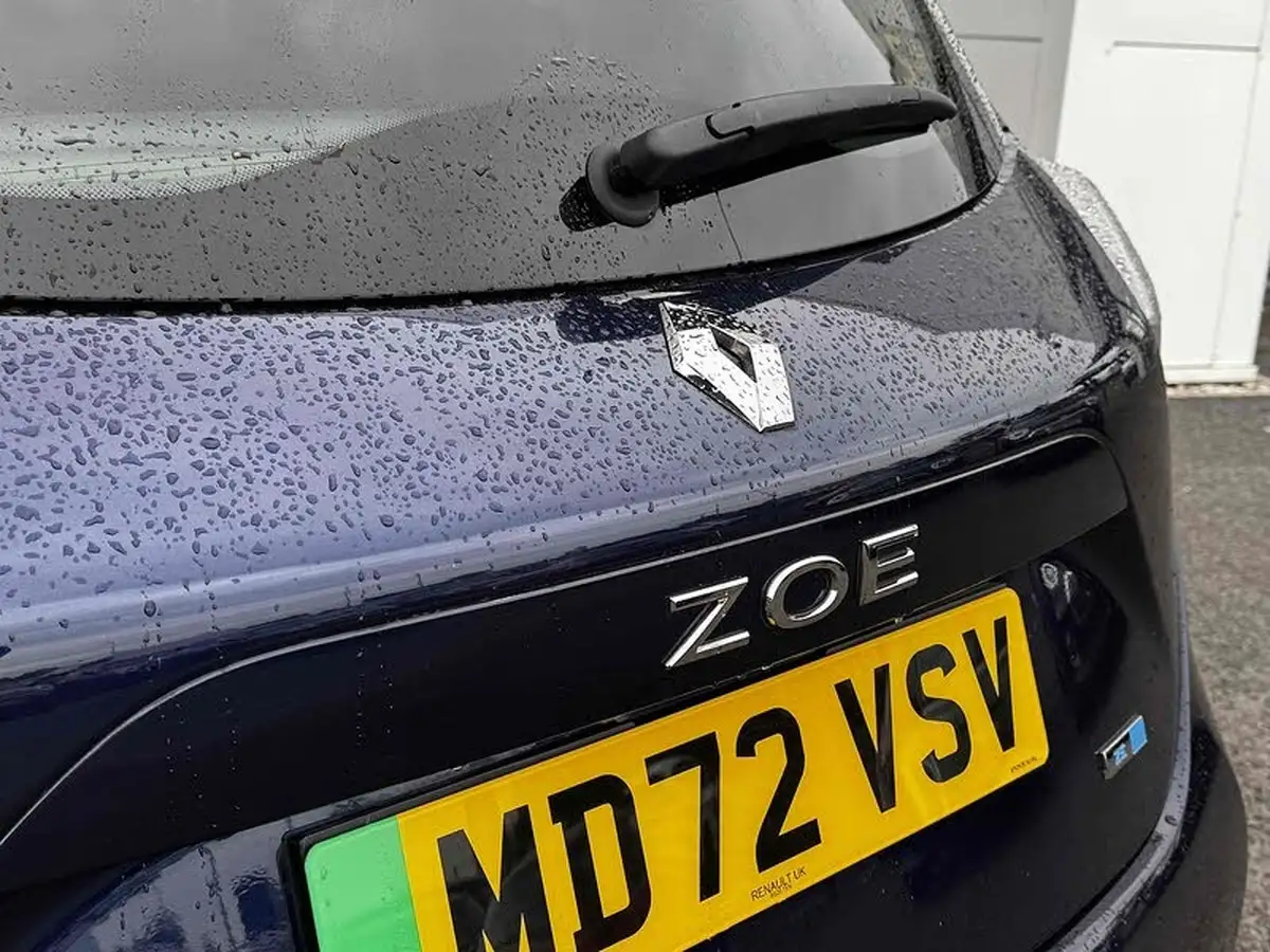2022-renault-zoe-e-gt-line-big-21