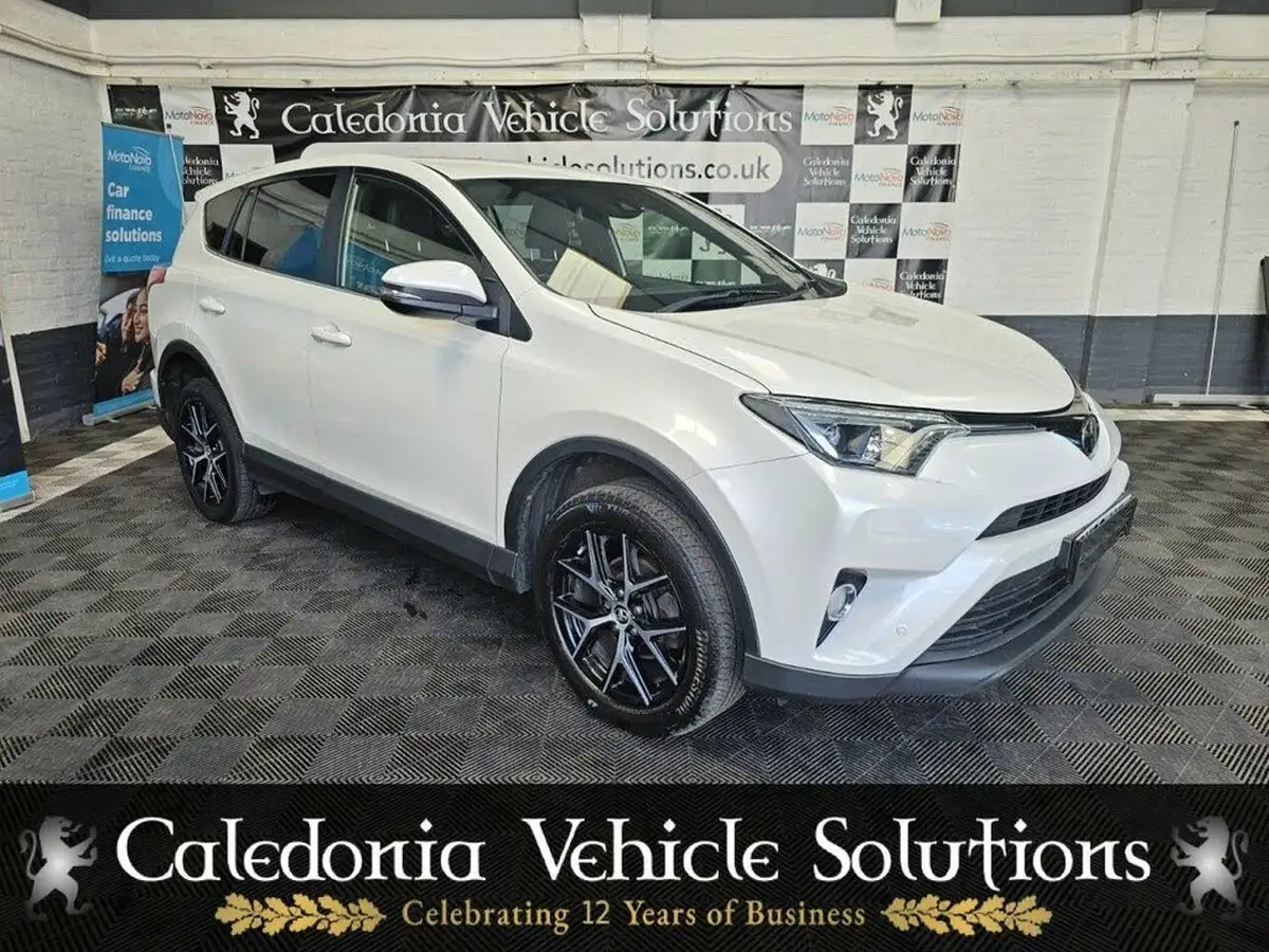 2018-toyota-rav4-20-design-awd-big-7