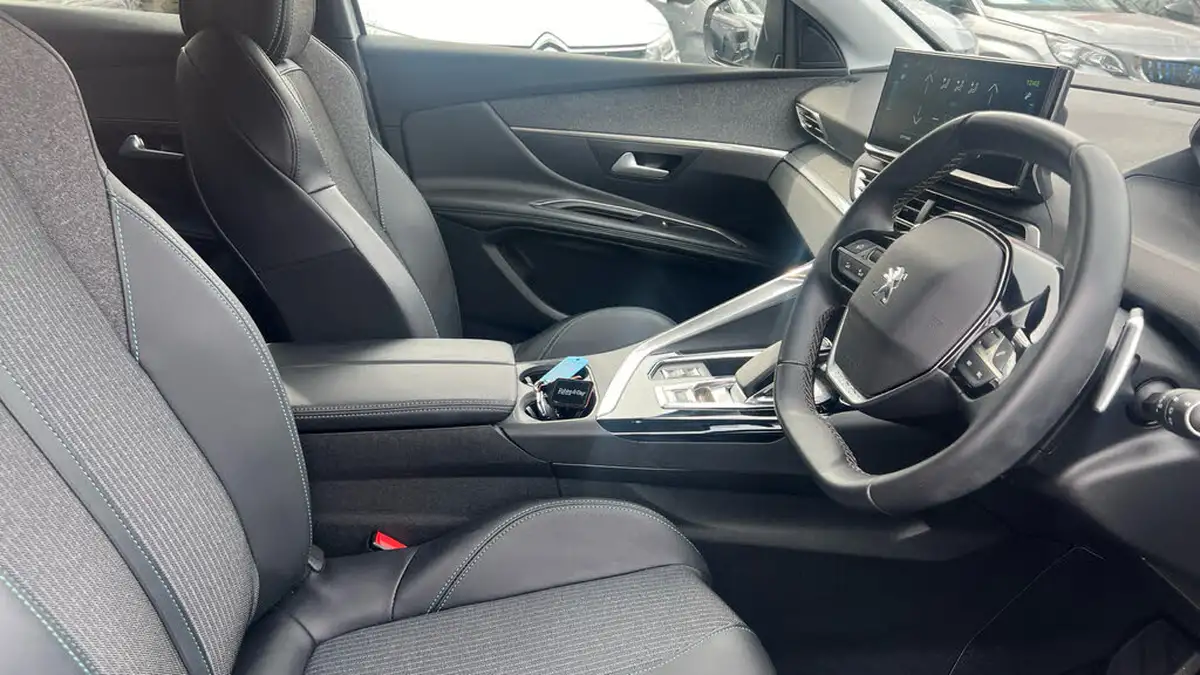 2022-peugeot-3008-suv-16-puretech-allure-premium-225bhp-hybrid-big-11