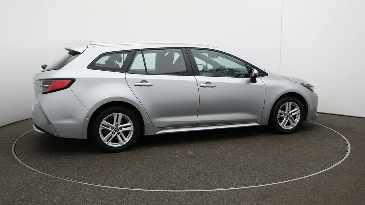 2023-toyota-corolla-18-vvt-i-icon-tech-spare-wheel-touring-sports-5d-big-44
