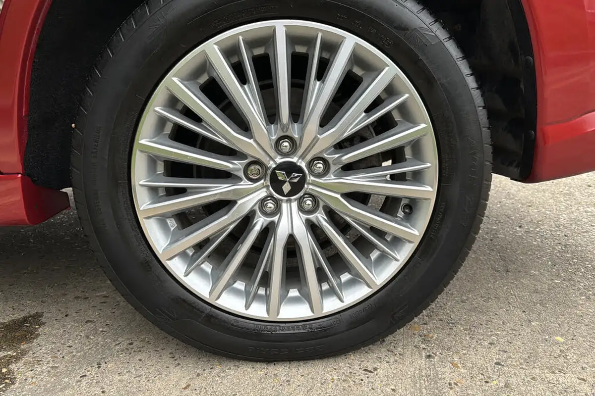 2019-mitsubishi-outlander-24-5h-phev-big-27