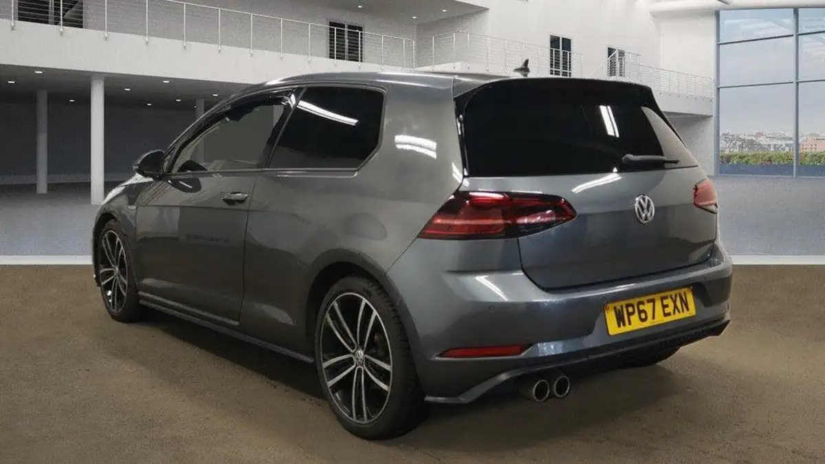 2017-volkswagen-golf-20tdi-gtd-ss-hatchback-3d-dsg-big-2
