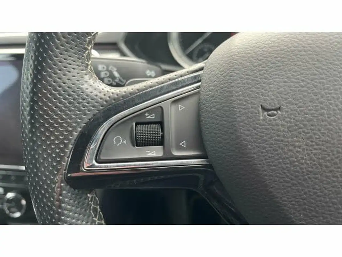 2018-skoda-superb-20-tsi-sportline-220ps-ss-hatchback-big-34