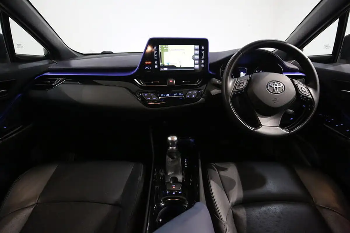 2017-toyota-c-hr-18-vvt-i-dynamic-big-1
