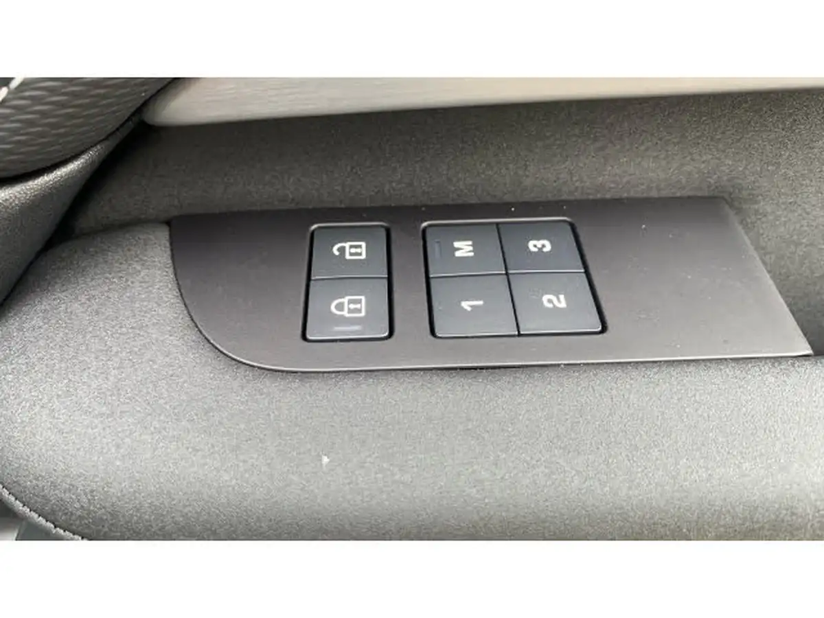 2024-land-rover-discovery-30-d350-dynamic-hse-big-28