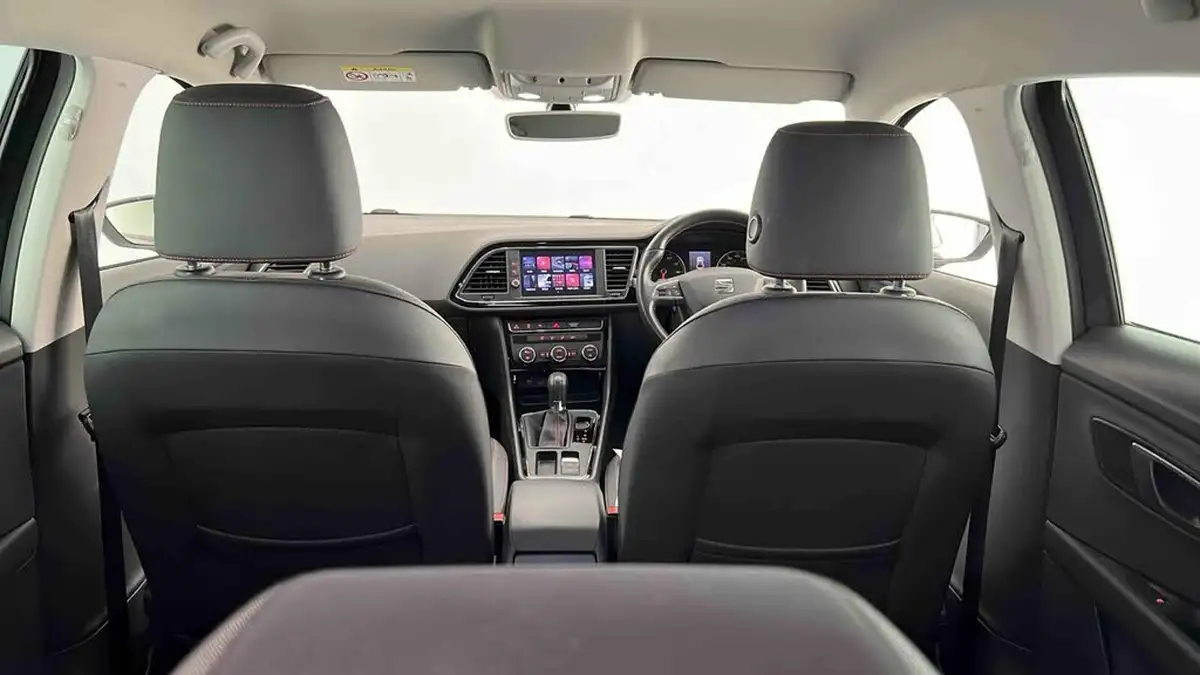 2019-seat-leon-20-tsi-fr-hatchback-big-48
