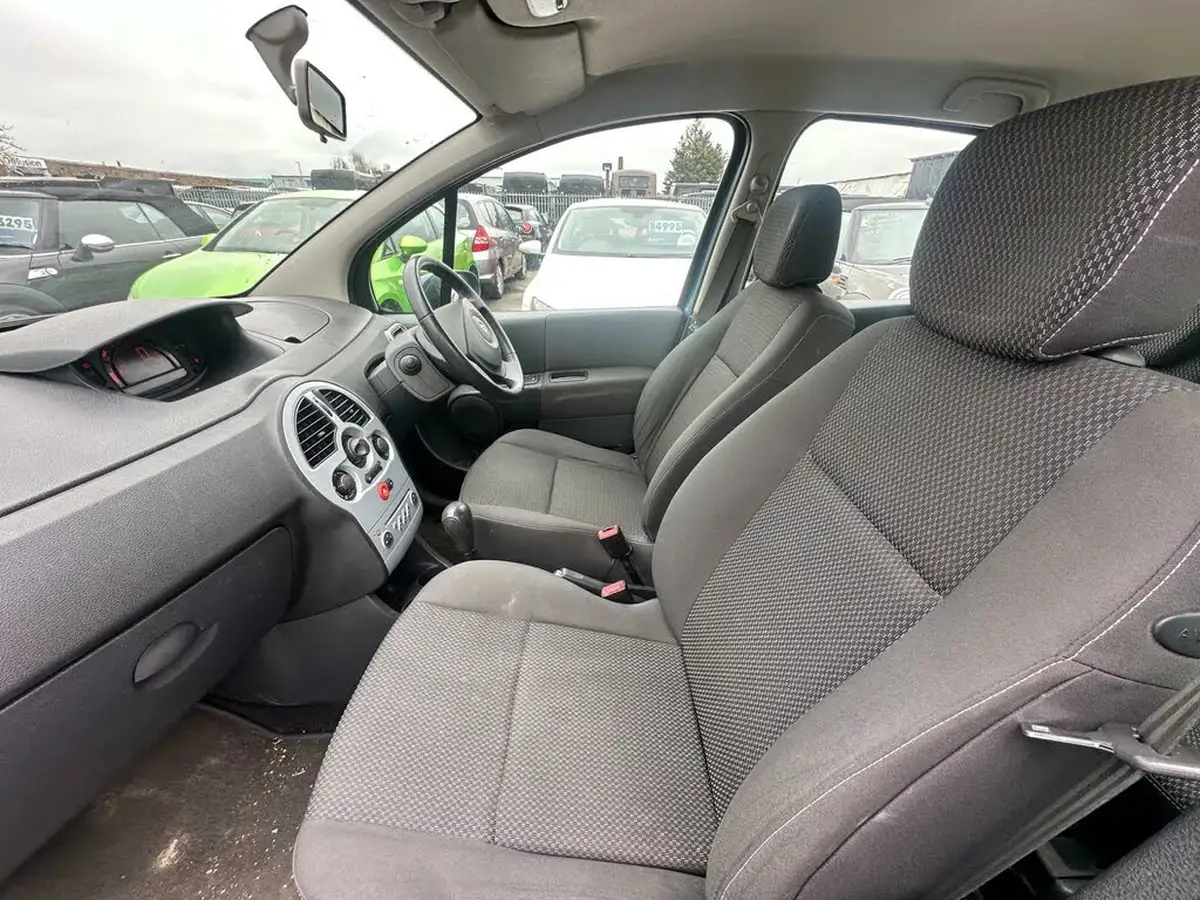 2010-renault-grand-modus-16-dynamique-big-22