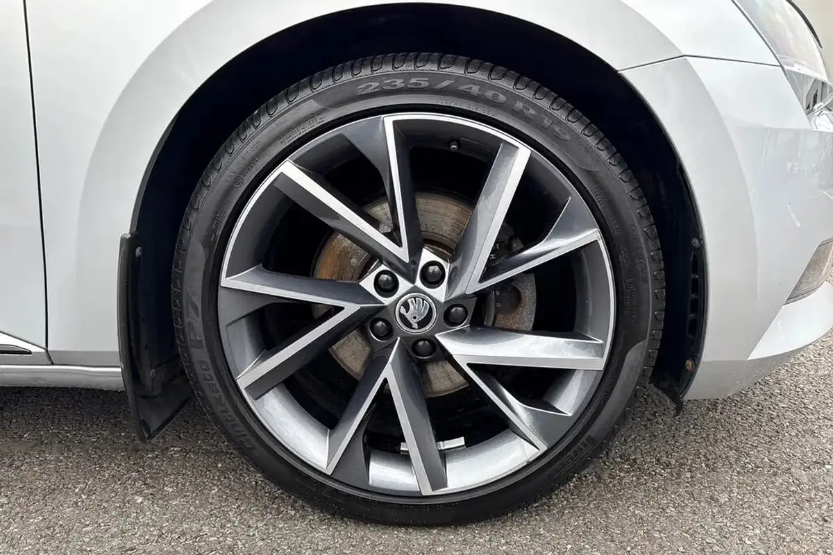 2019-skoda-superb-20tdi-sportline-plus-190ps-hatchback-dsg-big-9