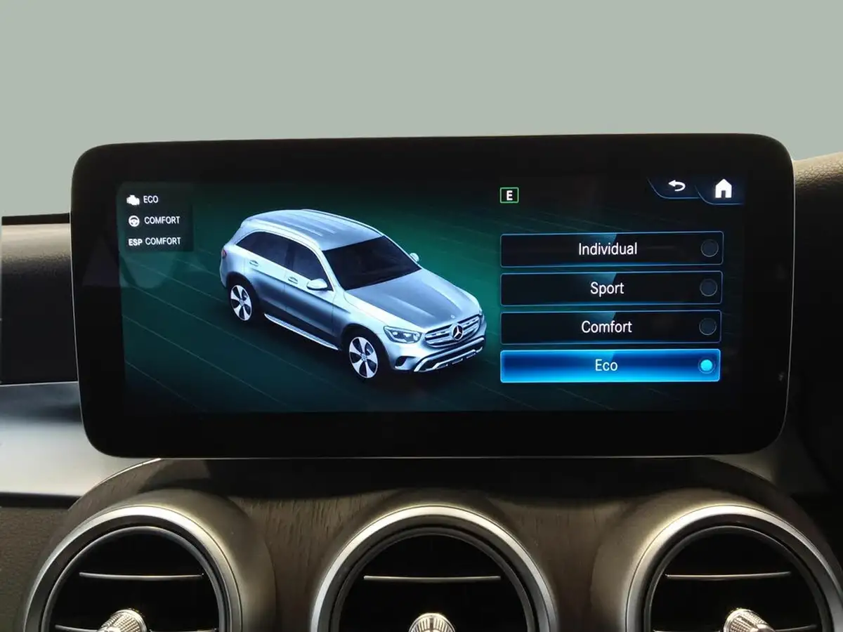 2020-mercedes-benz-glc-class-20d-glc220d-amg-line-station-wagon-5d-4matic-plus-big-19