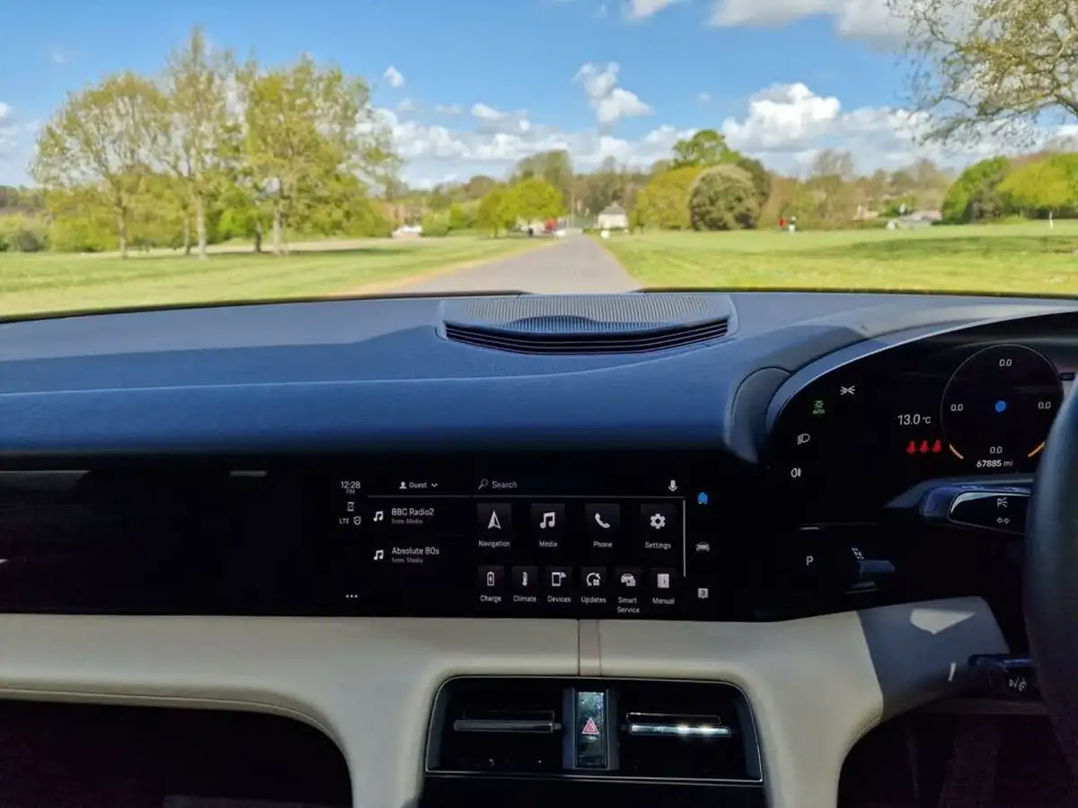 2020-porsche-taycan-e-4s-571ps-performance-battery-plus-big-13