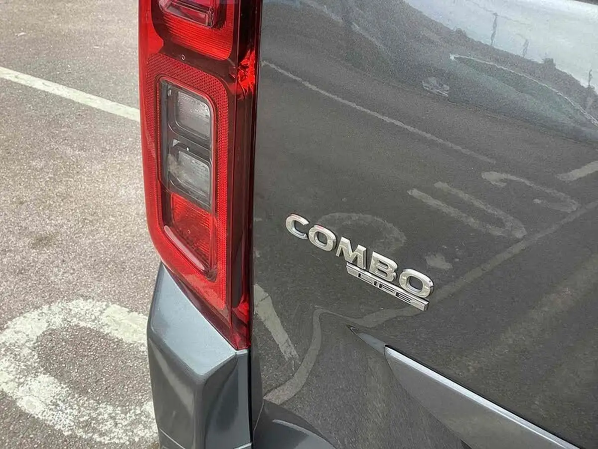2021-vauxhall-combo-life-15-se-100ps-big-27