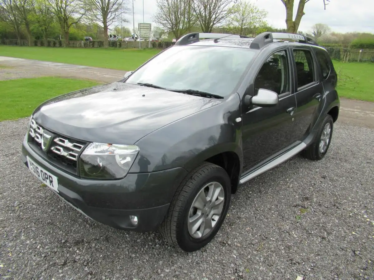 2016-dacia-duster-15dci-laureate-110bhp-4x4-station-wagon-5d-big-0