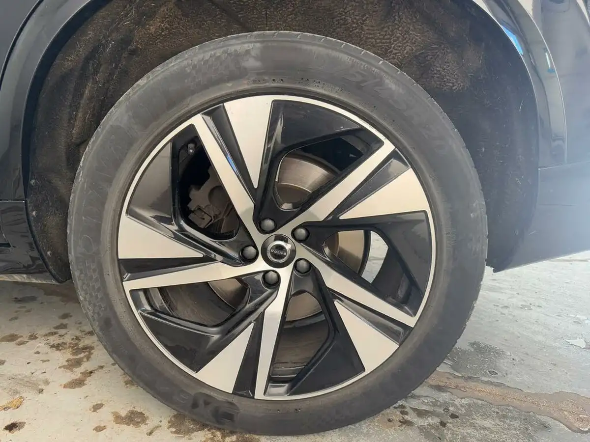 2021-volvo-xc90-20-b5-r-design-big-41