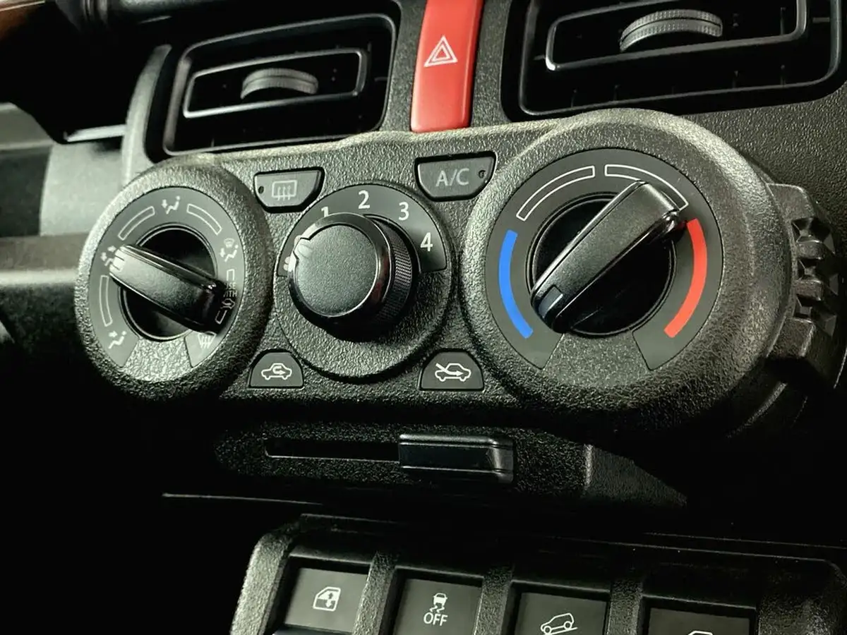 2021-suzuki-jimny-15-light-commercial-allgrip-big-19