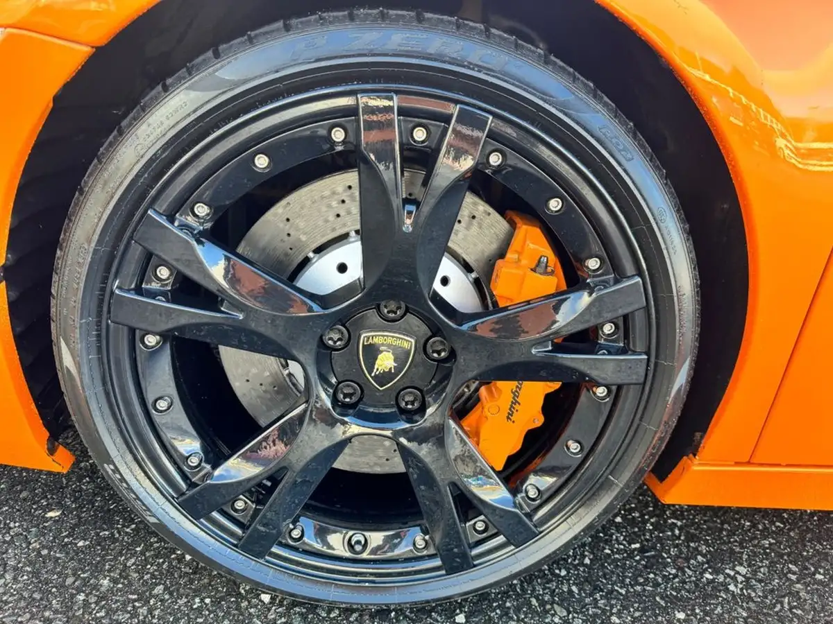 2012-lamborghini-gallardo-big-36