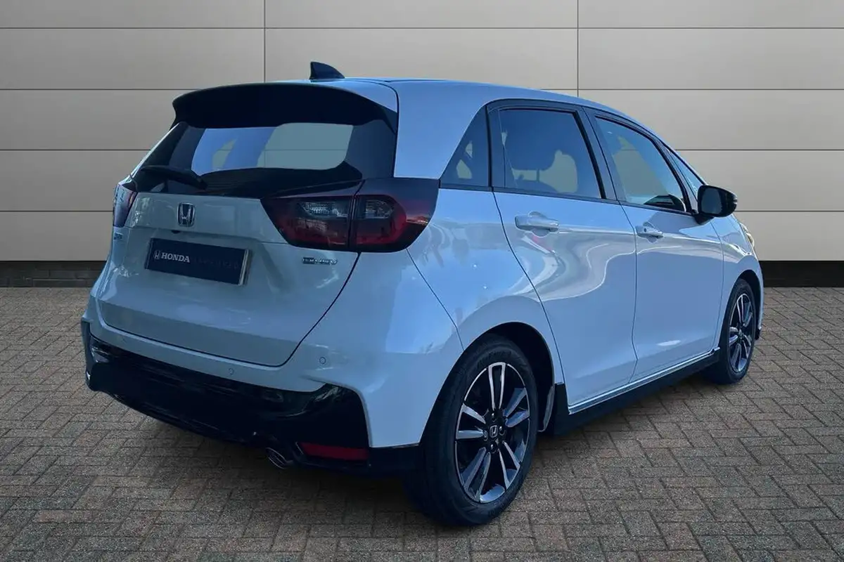 2024-honda-jazz-15-i-mmd-advance-sport-big-11