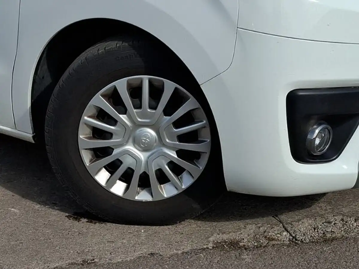 2021-toyota-proace-verso-15d-shuttle-l1-big-8
