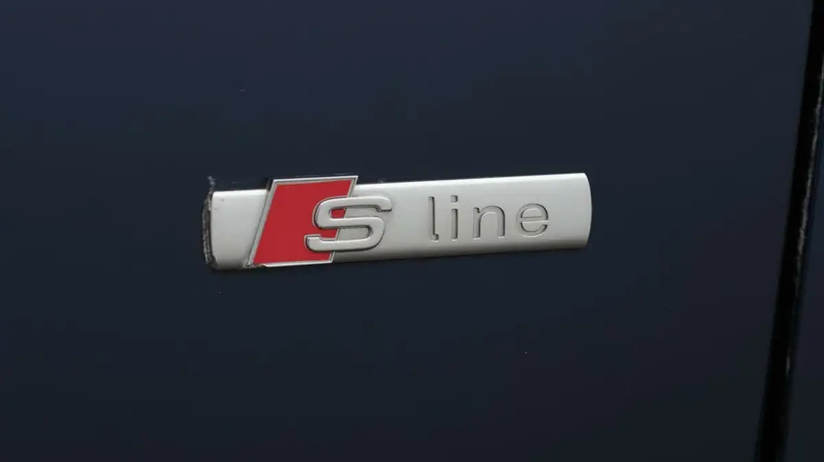 2022-audi-a4-avant-20-35-tfsi-s-line-tronic-big-20