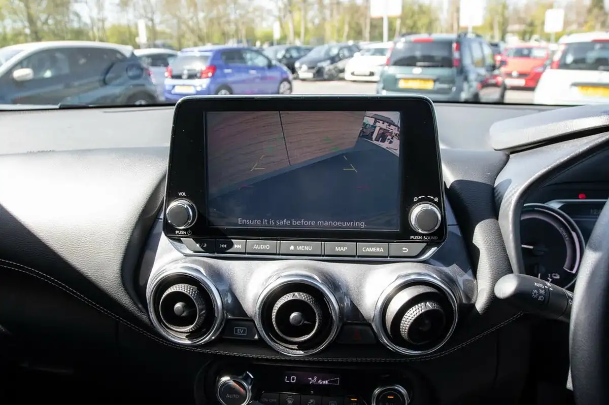 2022-nissan-juke-16-hybrid-n-connecta-big-27