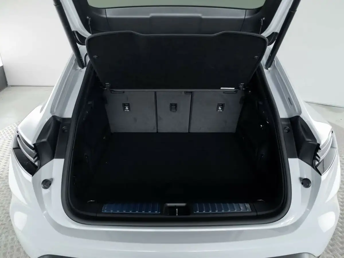 2024-porsche-macan-e-4-electric-big-13