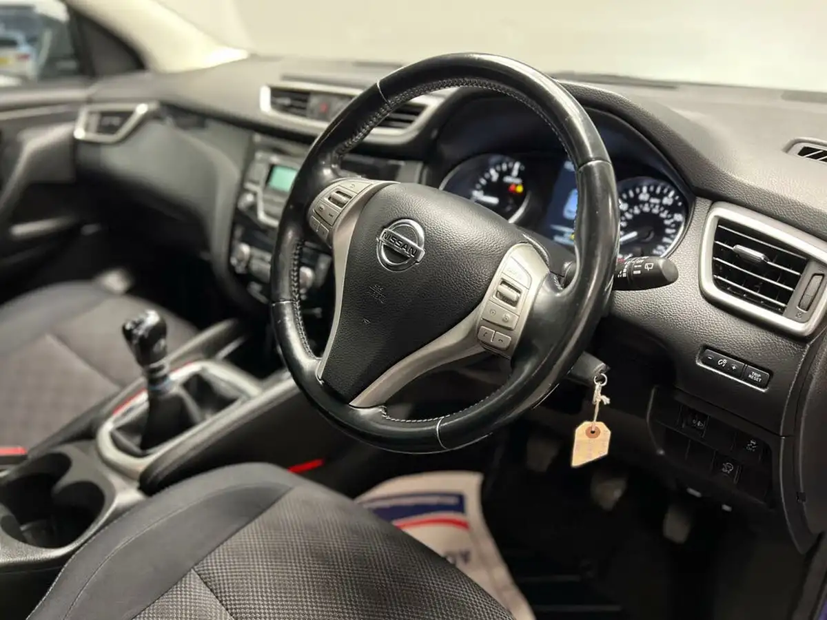 2014-nissan-qashqai-15dci-acenta-big-14
