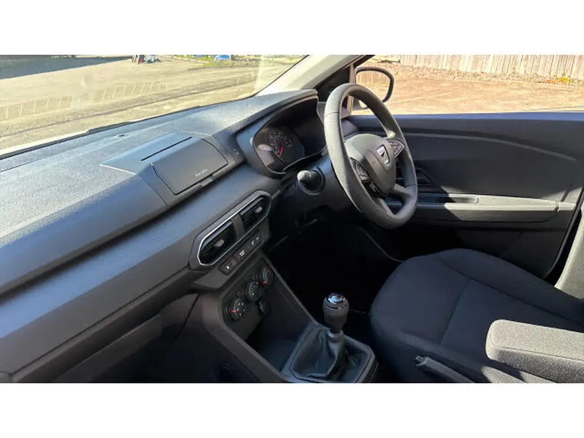 2021-dacia-sandero-10-tce-essential-90bhp-big-8