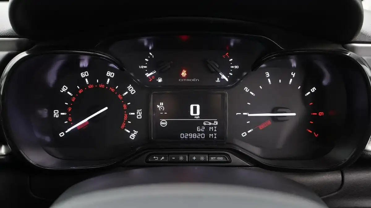 2018-citroen-c3-12-puretech-feel-82ps-big-10