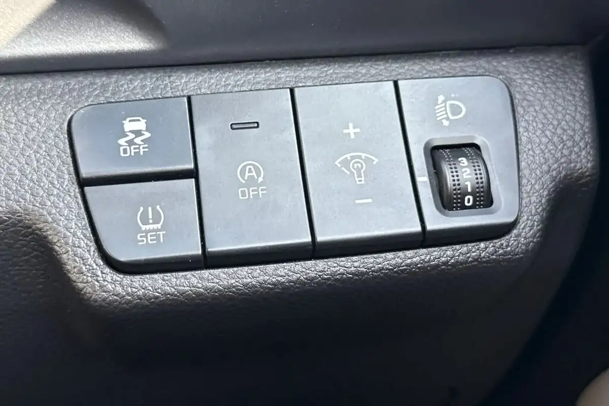 2022-kia-stonic-10-t-gdi-connect-big-30