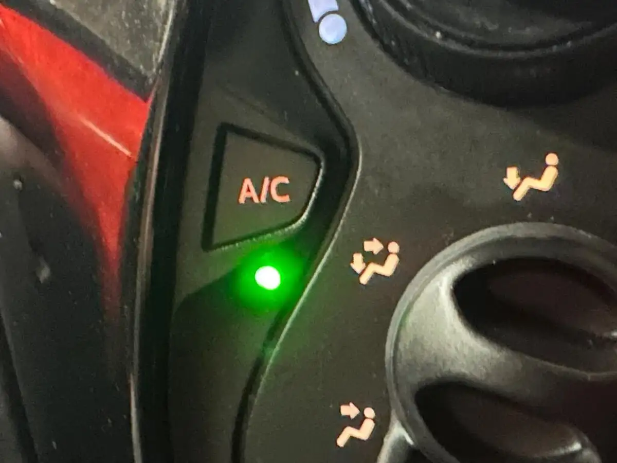 2014-toyota-aygo-10-vvt-i-x-cite-3d-big-19