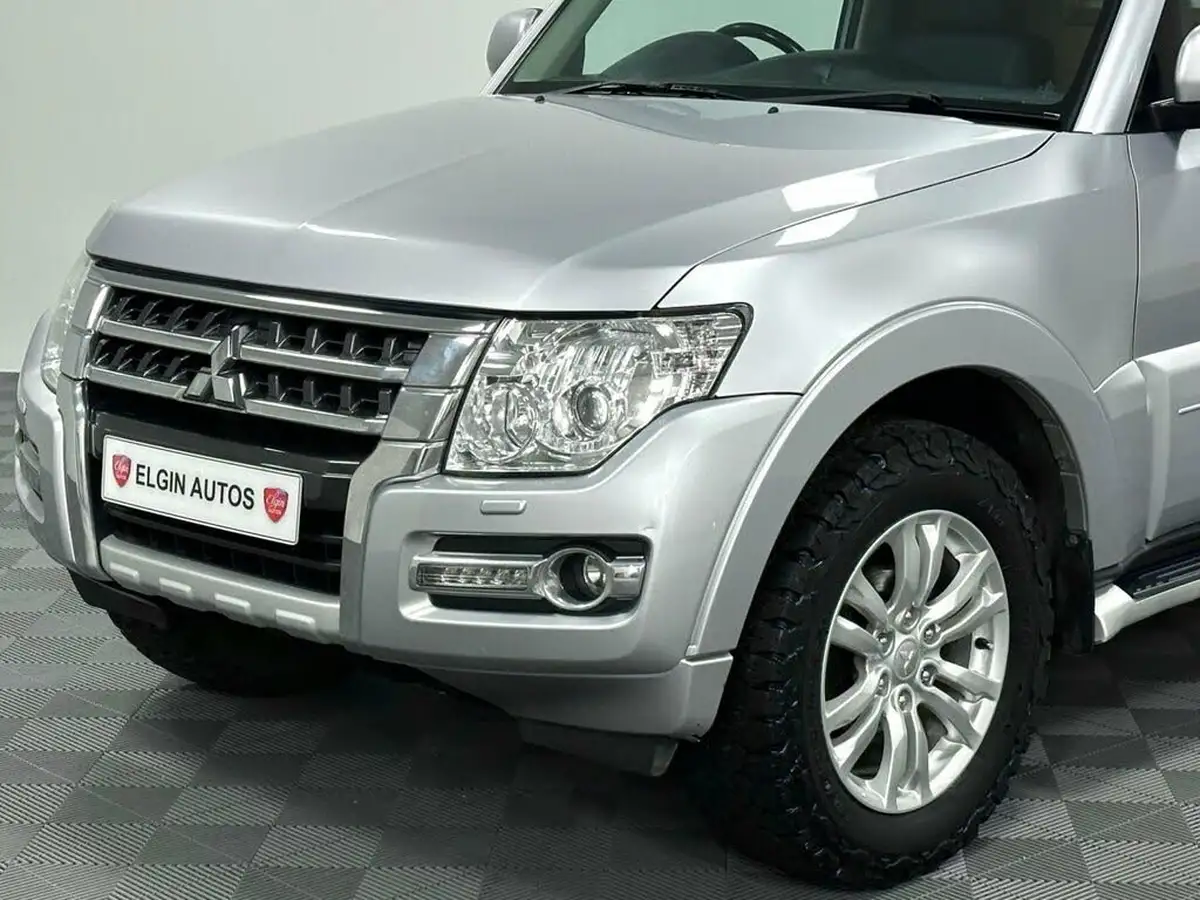 2016-mitsubishi-shogun-32td-sg2-32-di-dc-187bhpeu6-4x4-swb-window-van-auto-big-3
