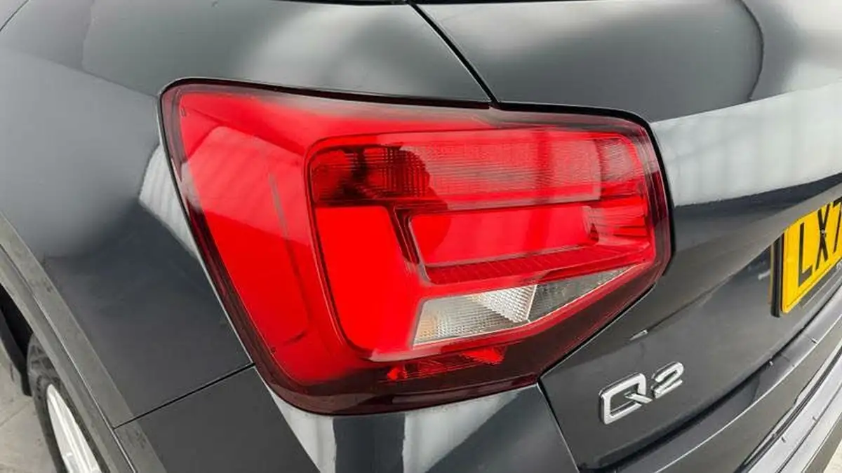 2022-audi-q2-10-30-tfsi-sport-big-29