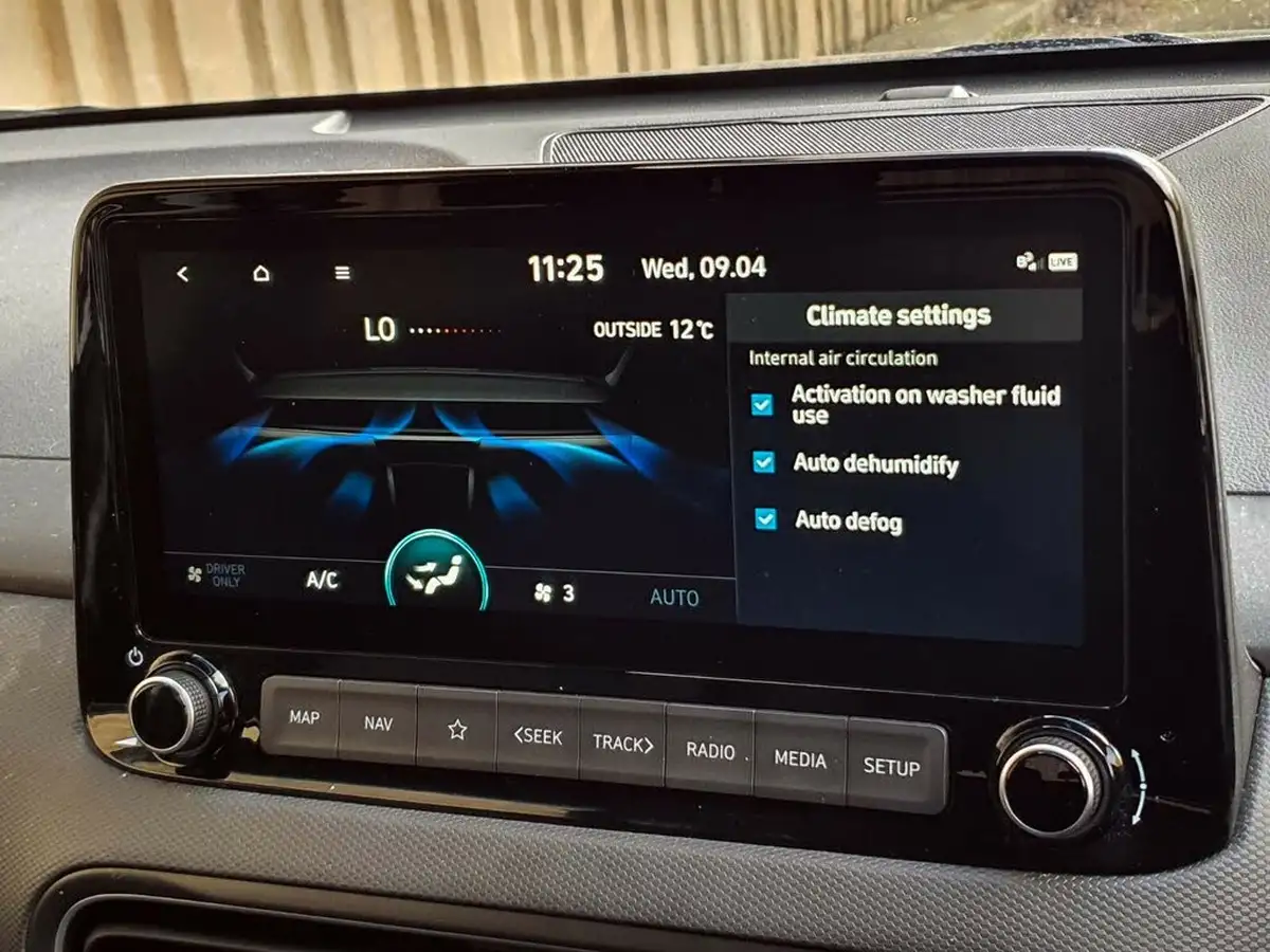 2022-hyundai-kona-16-gdi-premium-big-35