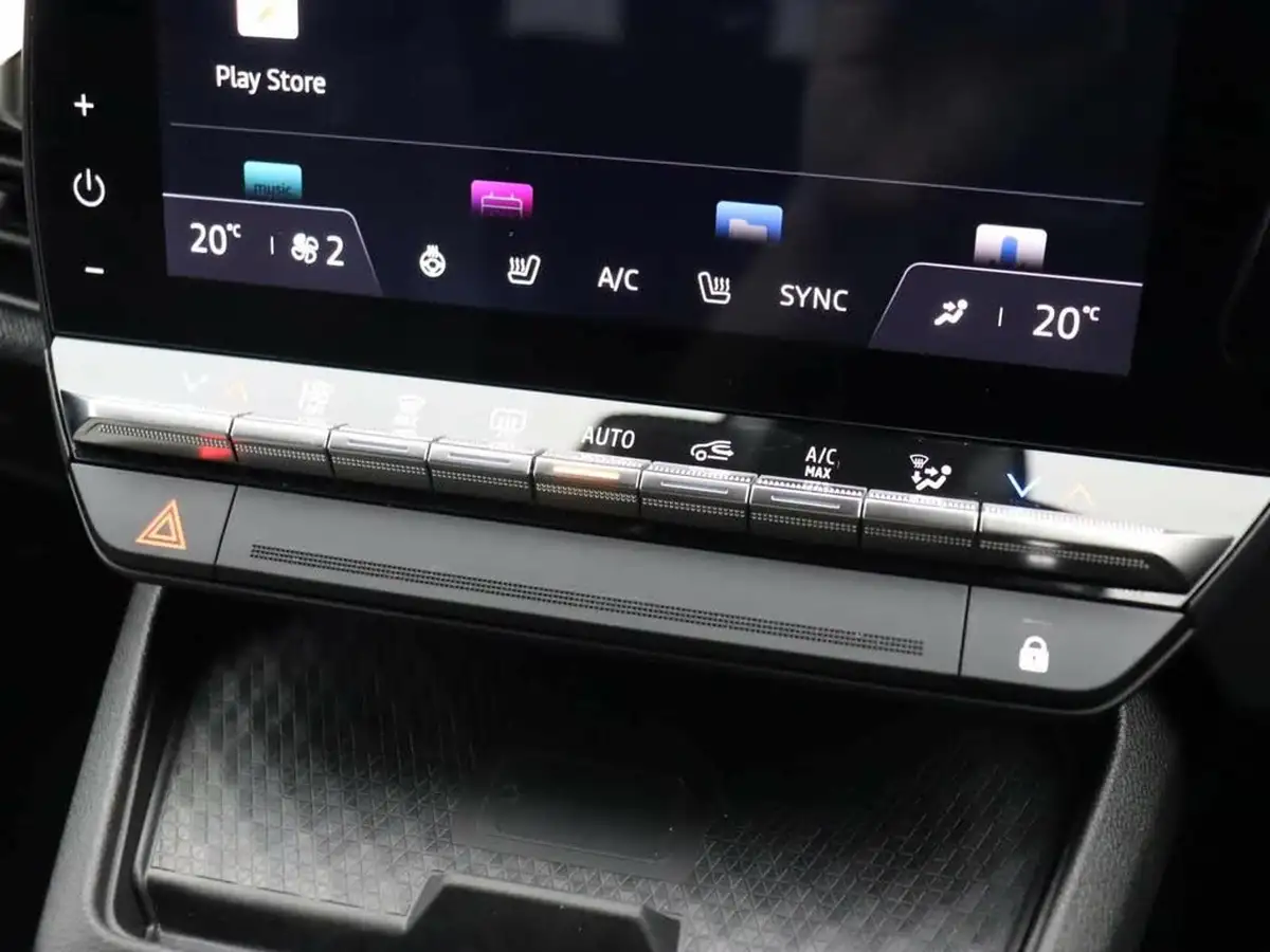2023-renault-megane-e-tech-e-launch-edition-big-26