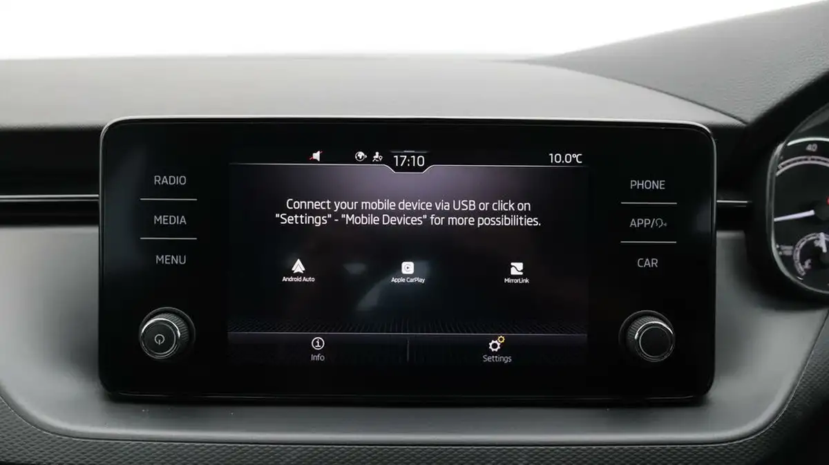 2021-skoda-kamiq-10-tsi-se-95ps-big-25