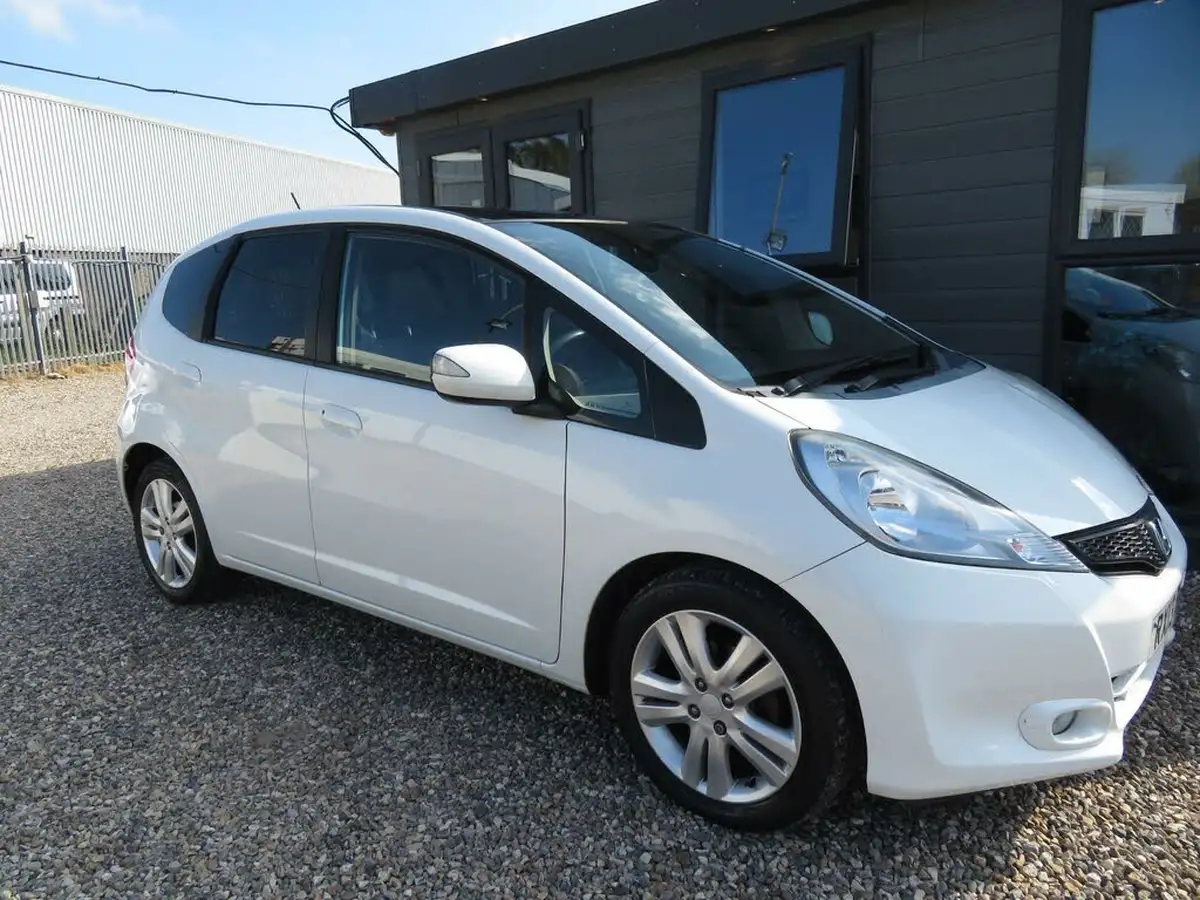 2013-honda-jazz-14-ex-cvt-big-27