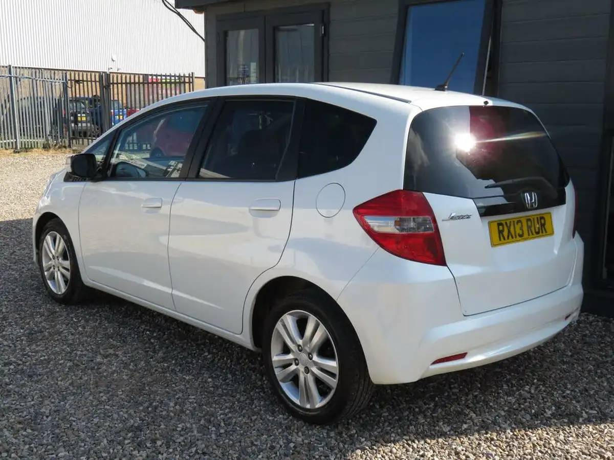 2013-honda-jazz-14-ex-cvt-big-3