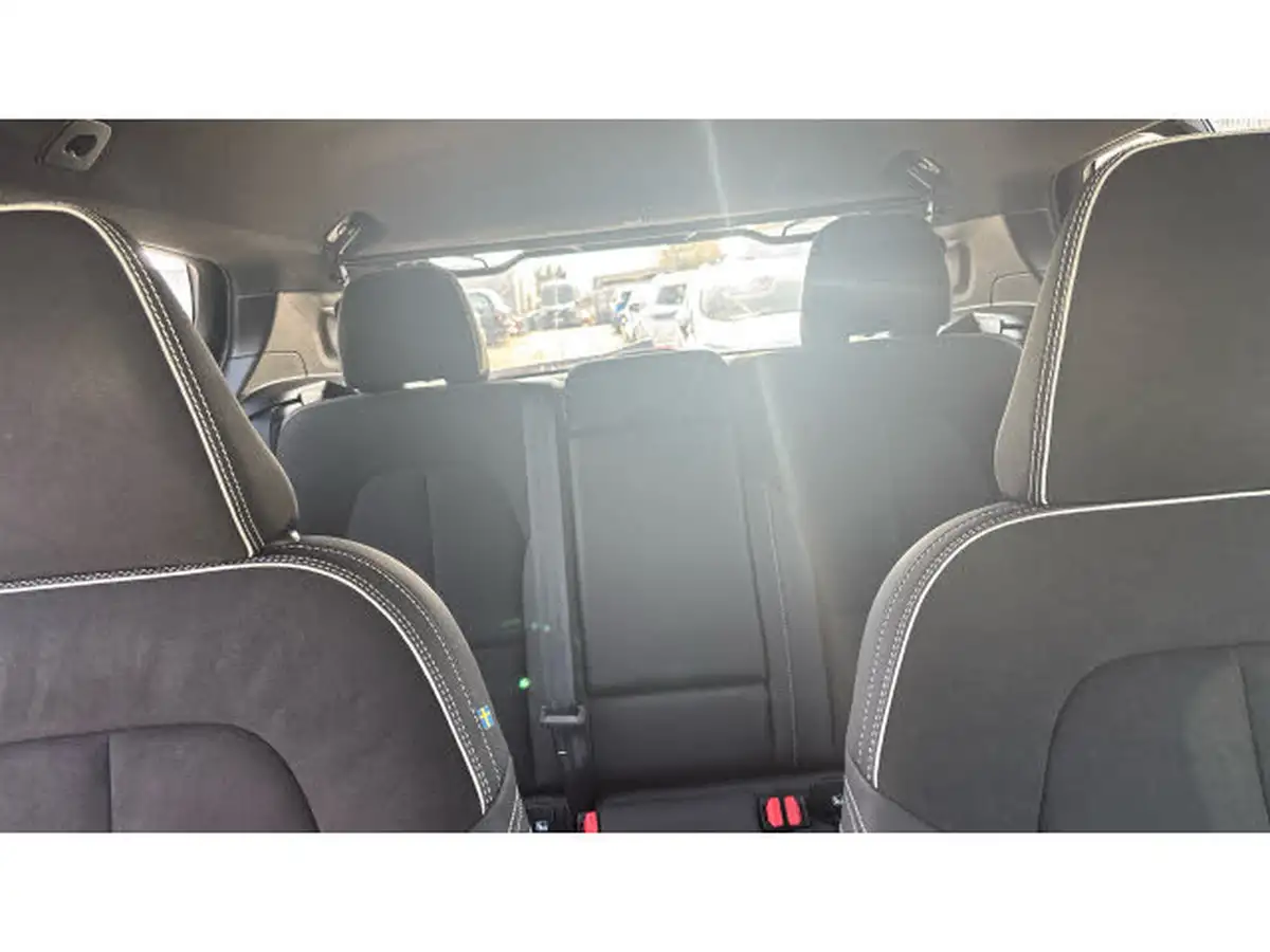 2022-volvo-xc40-20-b3-plus-big-14