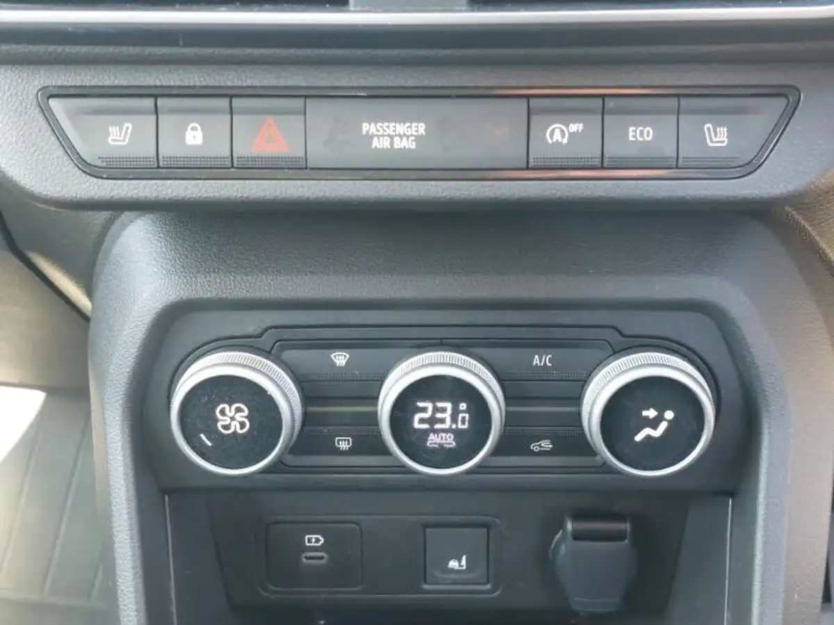 2024-dacia-sandero-stepway-10-tce-extreme-90bhp-big-16
