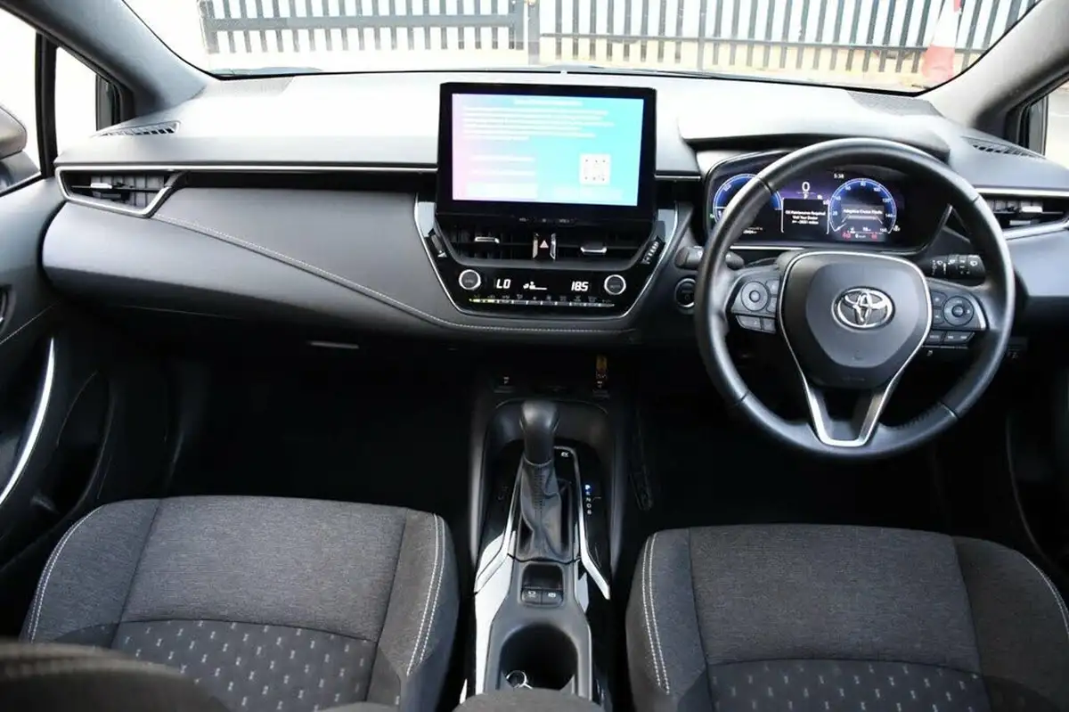 2023-toyota-corolla-18-vvt-i-icon-138bhp-touring-sports-5d-big-10
