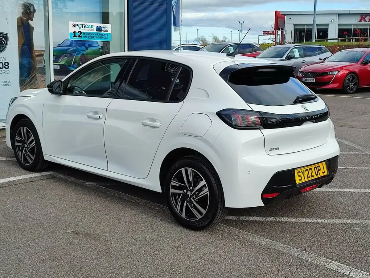2022-peugeot-208-12-puretech-allure-premium-100bhp-big-6